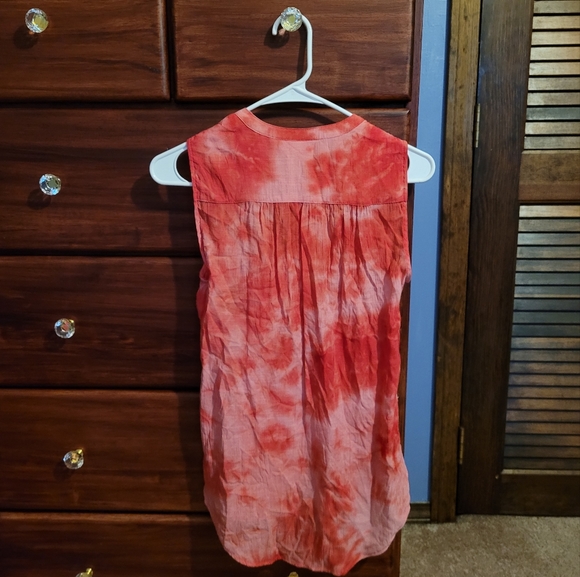 St. John's Bay Sleeveless V-Neck Collar Tee Shirt Women's Size Petite Small PS - Picture 2 of 5